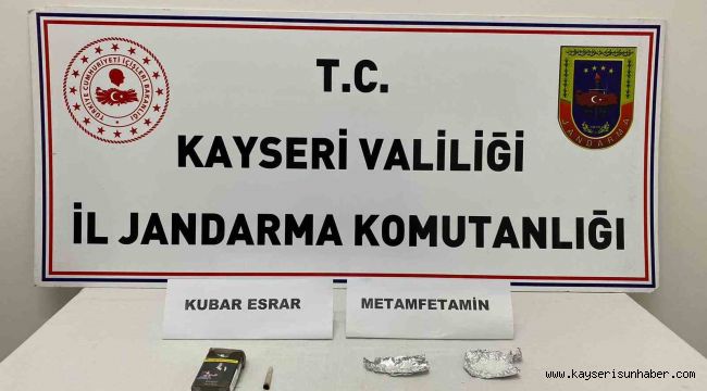 Sigara kağıdına sarılı uyuşturucu yakalandı