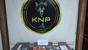 Uyuşturucu tacirlerine darbe: 4 Gözaltı