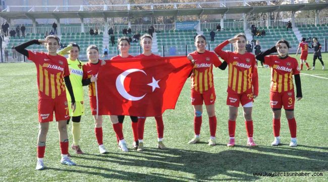 Zeynep Bilir'den gol sonrası asker selamı