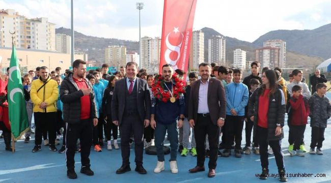 Avrupa Şampiyonuna görkemli karşılama