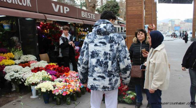 Çiçekçilerde 14 Şubat yoğunluğu başladı