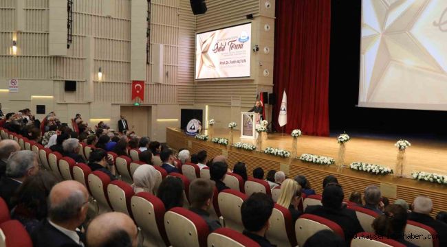 Erciyes Üniversitesi'nde 2023 yılı ödülleri sahiplerini buldu