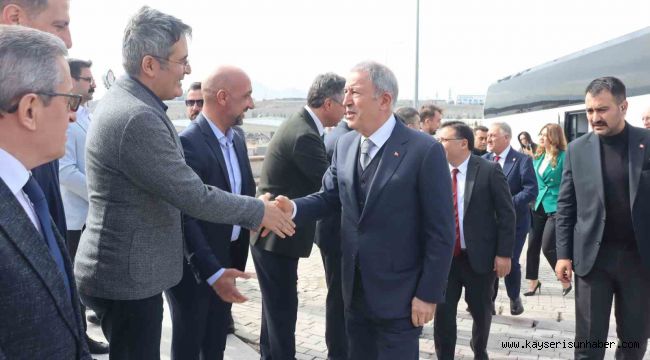 Hulusi Akar'dan TOMTAŞ'a övgü: "Güzel ve örnek bir tesis"