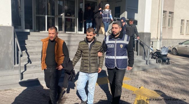 Kayseri'de aranan şahıslara yönelik eş zamanlı operasyon: 14 şahıs yakalandı