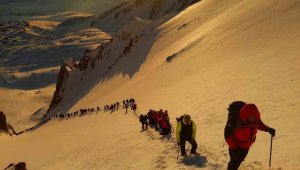 Uluslararası Erciyes Kış Tırmanışı 140 dağcının katılımı gerçekleşti
