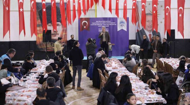 Akıl Küpü Kütüphaneleri, gençlerin yanında olmaya devam ediyor