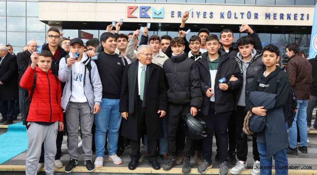 Bakan Kacır'dan Başkan Büyükkılıç'a 'Alper Gezeravcı' teşekkürü