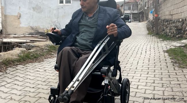 Başkan Büyükkılıç, akülü sandalye isteyen vatandaşın talebini anında yerine getirdi