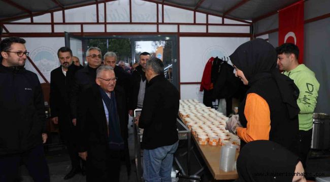 Başkan Büyükkılıç; büyükşehirin iftar sofrasını ziyaret etti