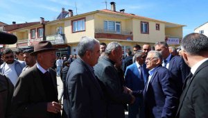 Başkan Büyükkılıç'tan sevgi ve hediye dolu Sarız buluşması