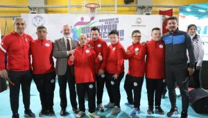 Başkan Çolakbayrakdar, dünya ikincisi olan kocasinan'ın özel sporcusunu tebrik etti