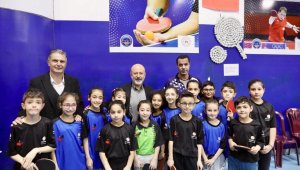 Başkan Çolakbayrakdar: "Milli ve manevi değerlere bağlı sporcular yetiştiriyoruz"