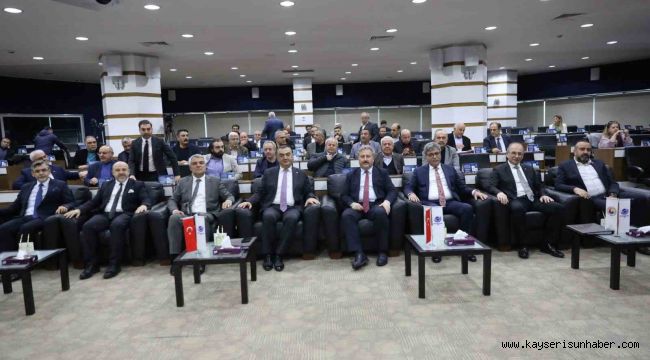 Başkan Palancıoğlu, Melikgazi'nin geleceği olan yeni vizyon projeleri KAYSO'da anlattı