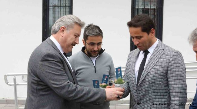 Başkan Palancıoğlu, sağlık çalışanlarını unutmadı