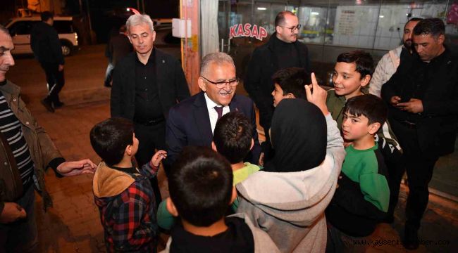 Büyükkılıç'tan teravih sonrası esnaf ve vatandaş buluşması