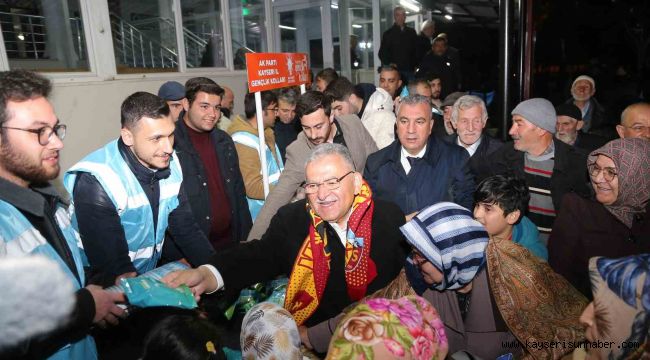 Büyükkılıç'tan teravih sonrası esnaf ziyareti