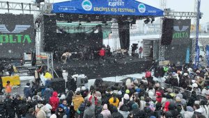 Erciyes'te kar altında Ferhat Göçer Konseri