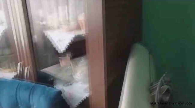 Gizli bölmede saklandı, polisten kaçamadı