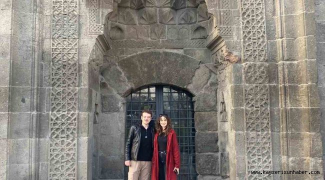 Kara Ağaç Destanı dizi oyuncularından Selçuklu Uygarlığı Müzesine ziyaret