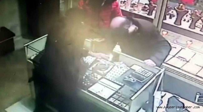 Kayseri'de sarrafı boğazından bıçaklayarak öldüren sanığa ceza yağdı