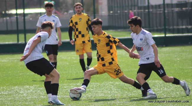 Kocasinan Şimşekspor U18 takımı şampiyon oldu