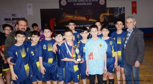Kulüplü Küçük Erkekler Hentbol Kayseri Birinciliği tamamlandı