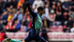 Mehdi Bourabia ilk golünü attı