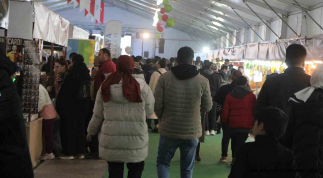 Ramazan çadırı, Kayserililerin iftardan sonraki uğrak mekanı oldu