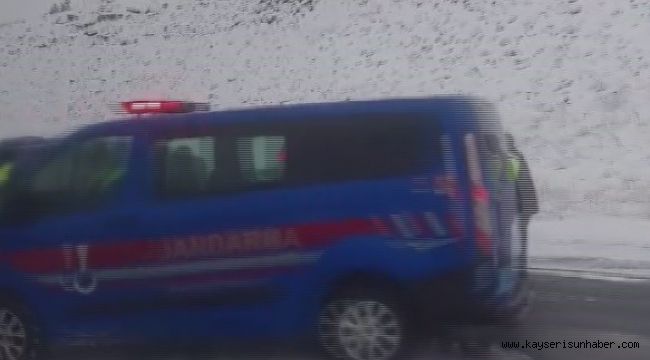 Yoldan çıkan minibüs devrildi: 1 yaralı