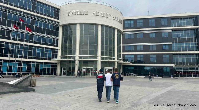 14 ayrı yakalanması olan suç makinesi jandarmadan kaçamadı