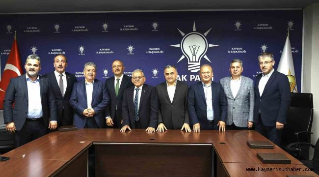 Başkan Büyükkılıç, AK Parti Kayseri İl Başkanlığı Yönetim Kurulu Toplantısı'na katıldı