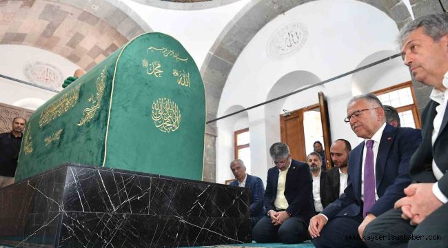 Başkan Büyükkılıç mazbatayı aldı; Seyyid Burhaneddin Hazretleri Türbesi'ni ziyaret etti