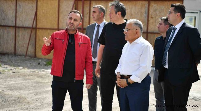 Başkan Büyükkılıç Tarihi Kayseri Mahallesi'nde 2'inci etap çalışmalarını inceledi