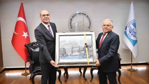 Başkan Büyükkılıç'a şehrin tebrik ziyaretleri sürüyor