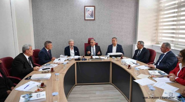 Başkan Büyükkılıç'tan siyasi partilerin meclis üyelerine ziyaret