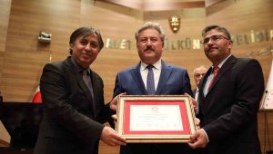 Başkan Palancıoğlu mazbatasını aldı