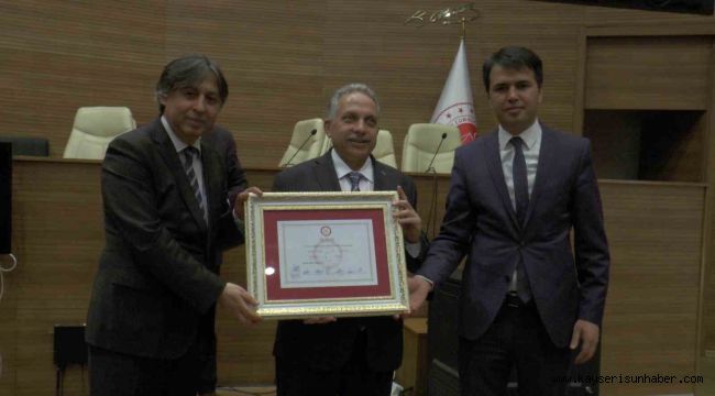 Başkan Yalçın mazbatasını aldı