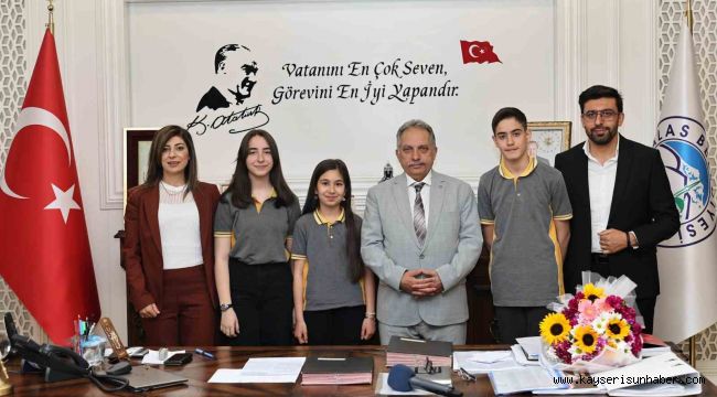 Başkan Yalçın'a 23 Nisan ziyareti