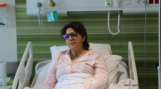 Beyin tümörünü burun deliğinden çıkardılar