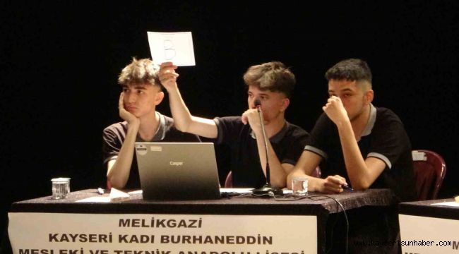 Bilgi yarışmasını 'Melikgazi Merkez Mesleki ve Teknik Anadolu Lisesi' kazandı