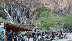 Büyükkılıç: "Kapuzbaşı Şelalelerimiz ziyaretçi akınına uğruyor"