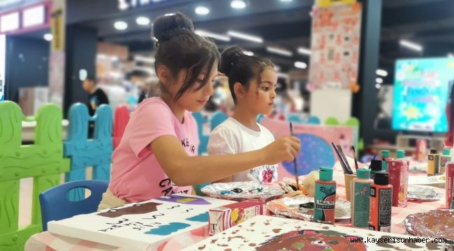 Çocuklar bayramlarını Hilal'de kutladı