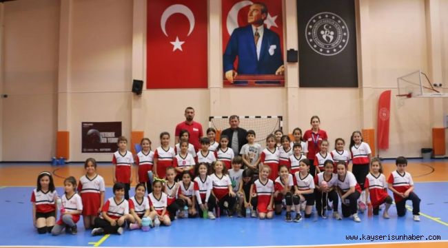 Fabrika Voleybola ilgi büyük