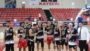 Hasketbol sahasında farklı kazandı