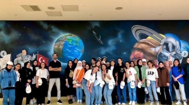 Kayseri Bilim Merkezi'nden Kız Çocukları Günü'ne özel söyleşi