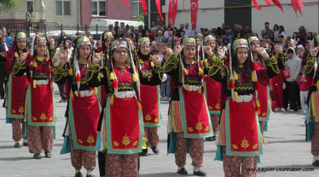Kayseri'de çocuklar 23 Nisan'ı coşkuyla kutladı