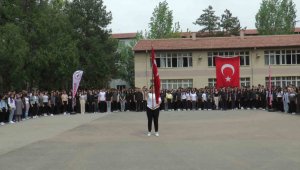 Kayseri'de öğrenciler Mareşal Fevzi Çakmak'ı andı