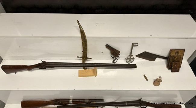 Kayseri'de tarihi eser operasyonu: haç motifli anahtar ele geçirildi