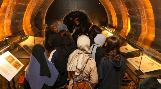 Kur'an Ayı'nda Kur'an Sergisi'ne büyük ilgi