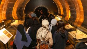 Kur'an Ayı'nda Kur'an Sergisi'ne büyük ilgi